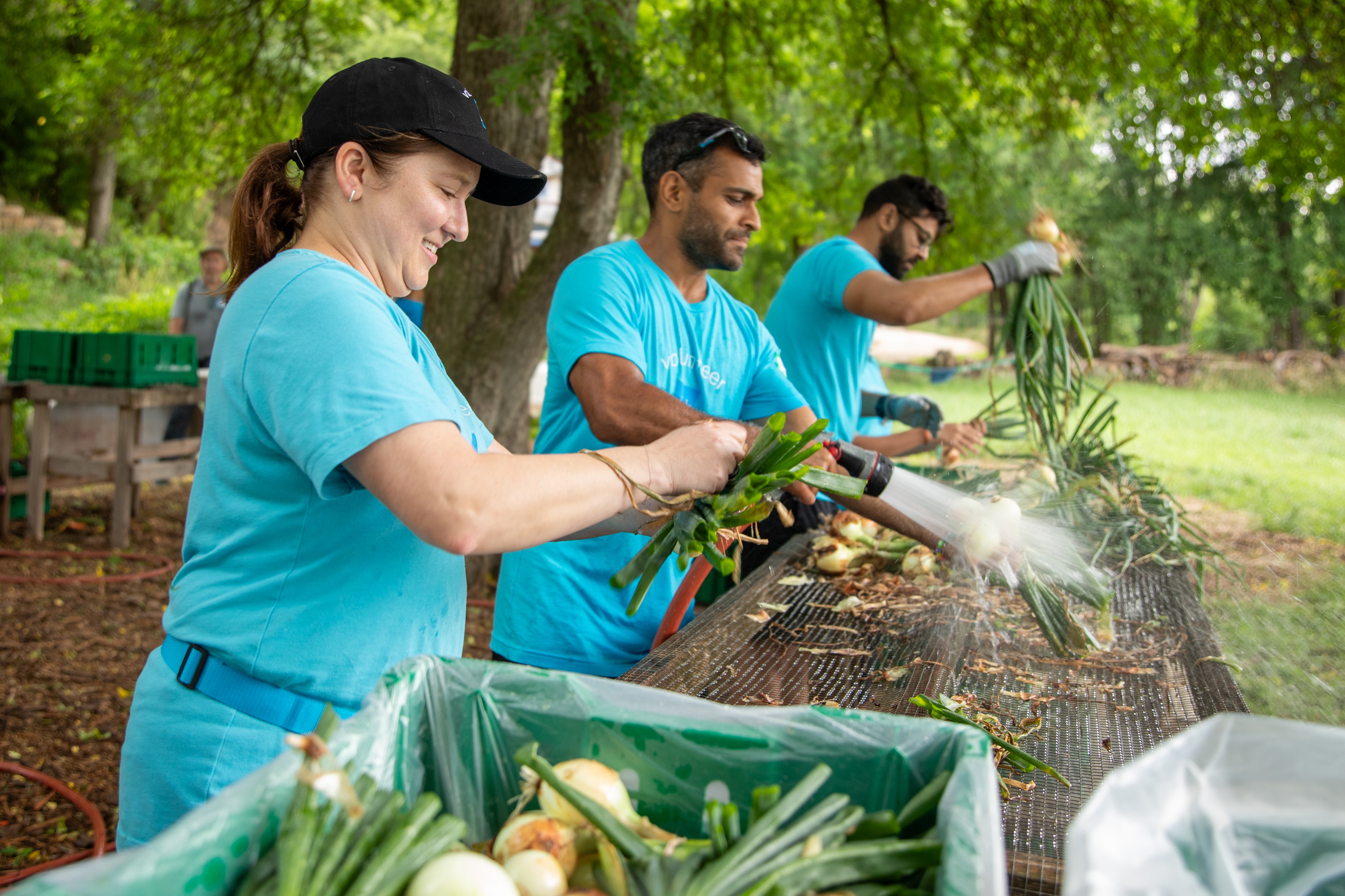Schwab employees giving back during Schwab Volunteer Week