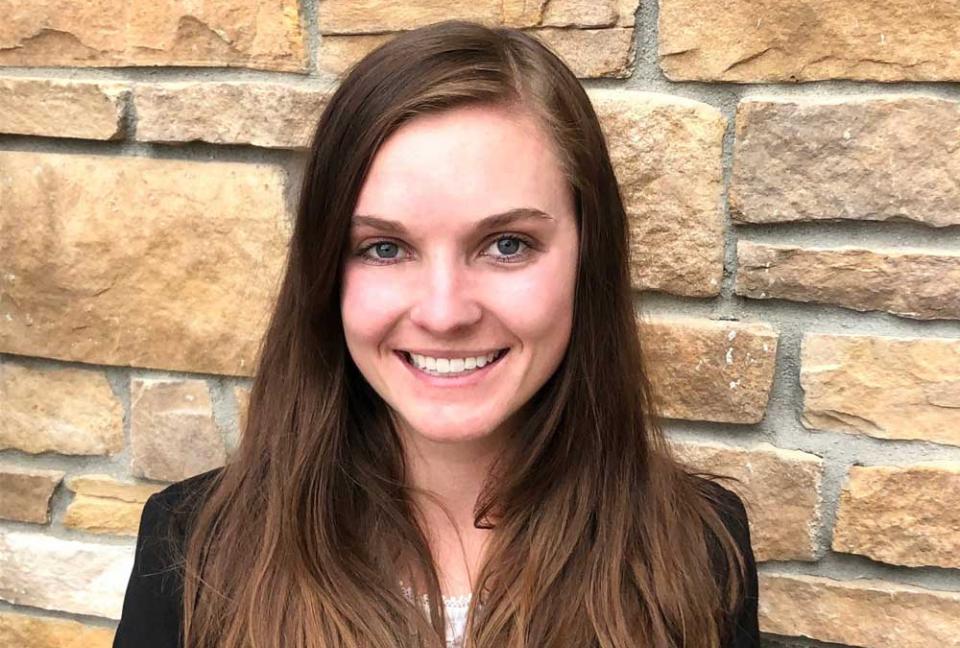Annika, Schwab Intern